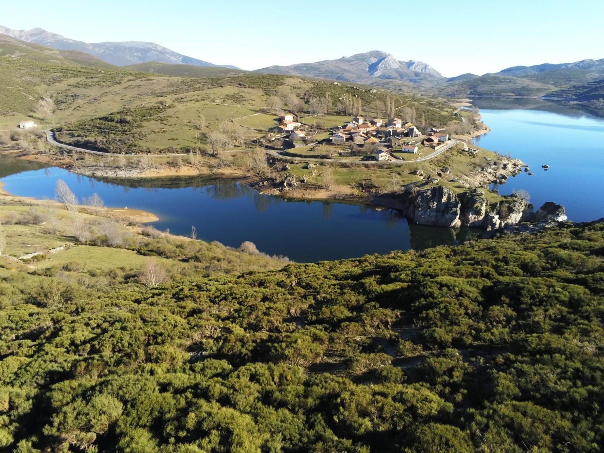 Hotel Pico Espiguete Alba de los Cardaños Kültér fotó