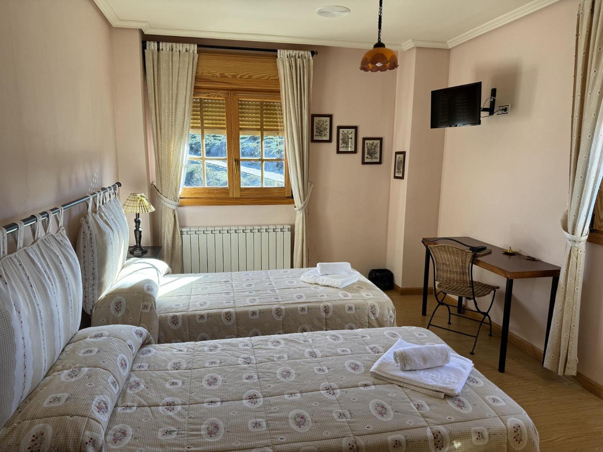 Hotel Pico Espiguete Alba de los Cardaños Kültér fotó