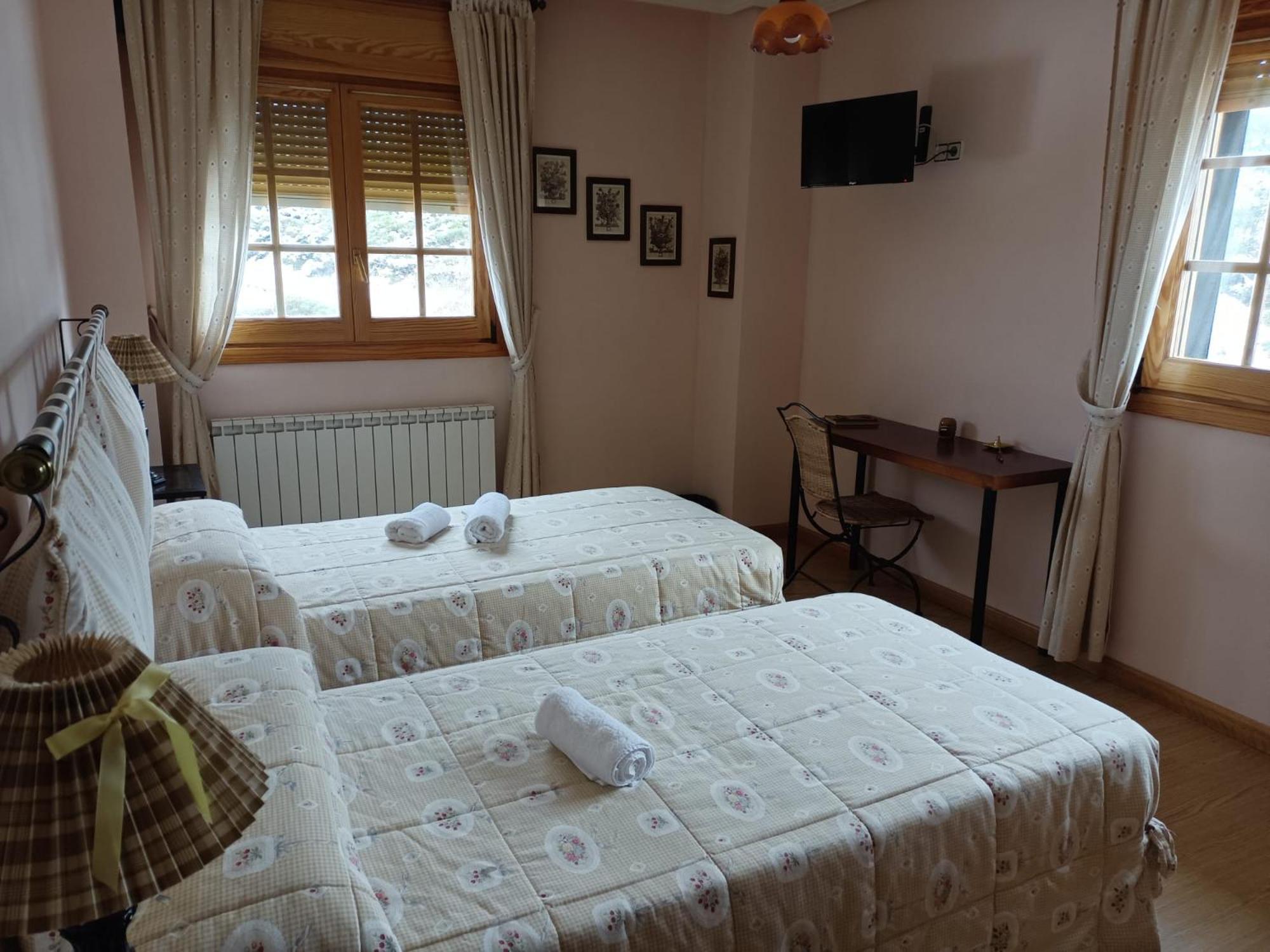 Hotel Pico Espiguete Alba de los Cardaños Kültér fotó